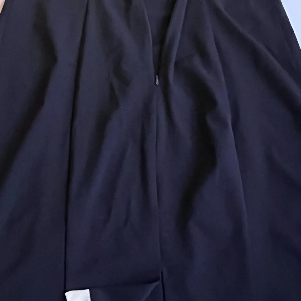 Elegant navy and White Sleeveless Midi Dress